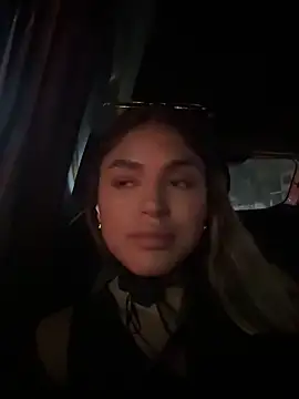 SaraParisi online show from October 19, 2025, 11:18 pm