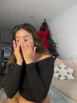 SaraParisi online show from December 2, 2025, 10:22 pm