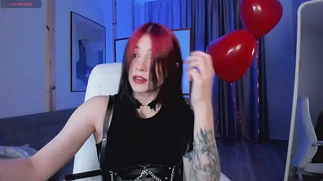 arielabradberry online show from February 15, 2025, 2:44 pm