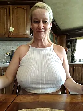 Snapshot of Lotus-blume1 chatting on October 6, 2025, 8:48 am Lotus-blume1 online show from October 6, 2025, 8:48 am