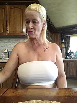 Snapshot of Lotus-blume1 chatting on September 12, 2025, 8:36 am Lotus-blume1 online show from September 12, 2025, 8:36 am