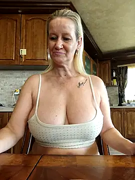 Snapshot of Lotus-blume1 chatting on November 9, 2025, 10:41 am Lotus-blume1 online show from November 9, 2025, 10:41 am