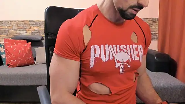 Snapshot of HotHunkTrainer chatting on February 14, 2026, 8:47 am HotHunkTrainer online show from February 14, 2026, 8:47 am