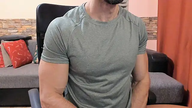 HotHunkTrainer online show from March 10, 2026, 8:51 am