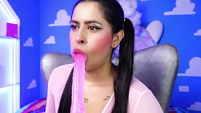 miss romyna online show from July 3, 2026, 10:44 am