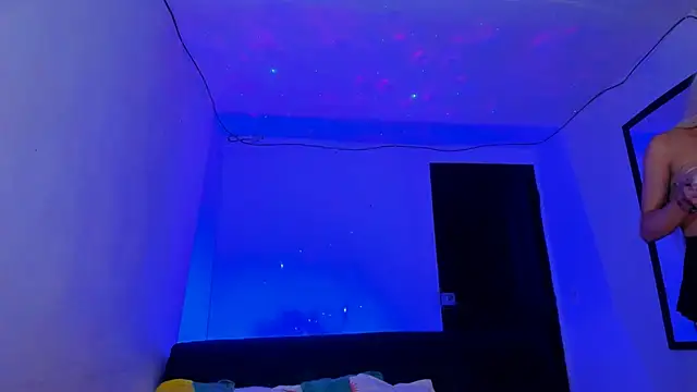 emperatrizhotwolf online show from March 6, 2025, 5:24 am