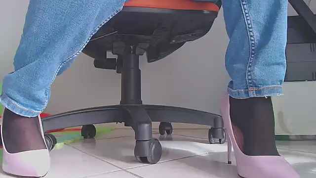 angeldevil193 online show from February 20, 2025, 9:55 am