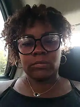 kaorysquirt online show from October 6, 2025, 2:07 pm