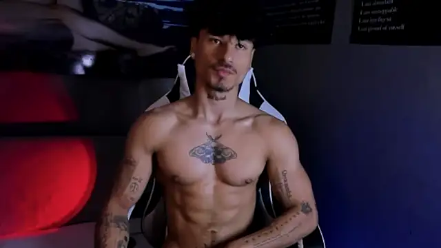 Snapshot of Thomas_Fit1 chatting on April 21, 2026, 6:58 pm Thomas Fit1 online show from April 21, 2026, 6:58 pm