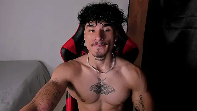 Snapshot of Thomas_Fit1 chatting on May 18, 2026, 6:45 pm Thomas Fit1 online show from May 18, 2026, 6:45 pm