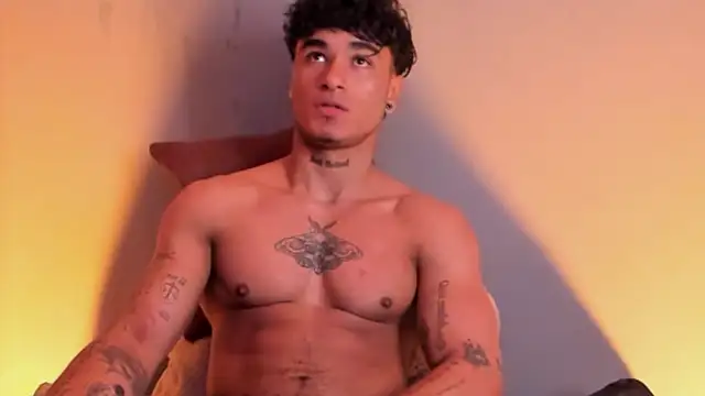 Thomas Fit1 online show from January 6, 2025, 11:19 pm