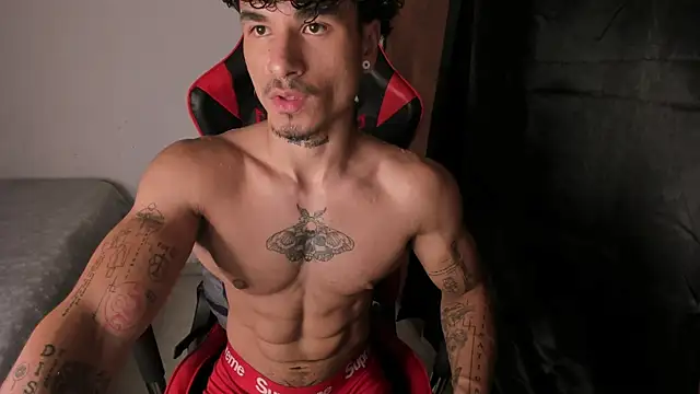 Snapshot of Thomas_Fit1 chatting on May 30, 2026, 10:15 pm Thomas Fit1 online show from May 30, 2026, 10:15 pm