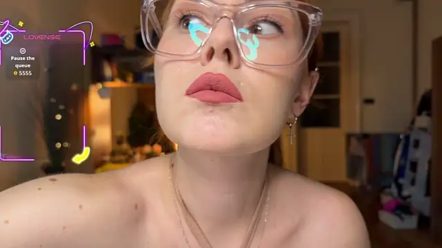 Snapshot of Sargonium999 chatting on September 9, 2025, 6:06 pm Sargonium999 online show from September 9, 2025, 6:06 pm