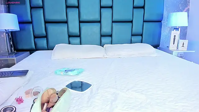 Snapshot of AnthonelaDuque chatting on September 22, 2025, 11:49 am AnthonelaDuque online show from September 22, 2025, 11:49 am