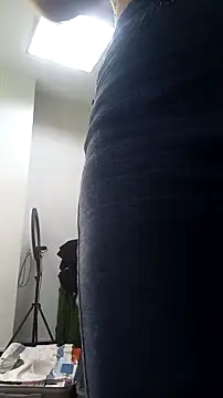 Snapshot of AnthonelaDuque chatting on November 8, 2025, 11:36 am AnthonelaDuque online show from November 8, 2025, 11:36 am