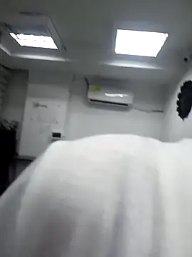 AnthonelaDuque online show from January 14, 2026, 11:36 am