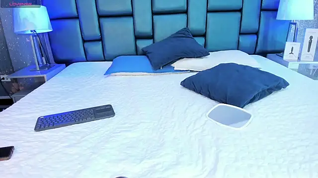 Snapshot of AnthonelaDuque chatting on September 14, 2025, 12:05 pm AnthonelaDuque online show from September 14, 2025, 12:05 pm