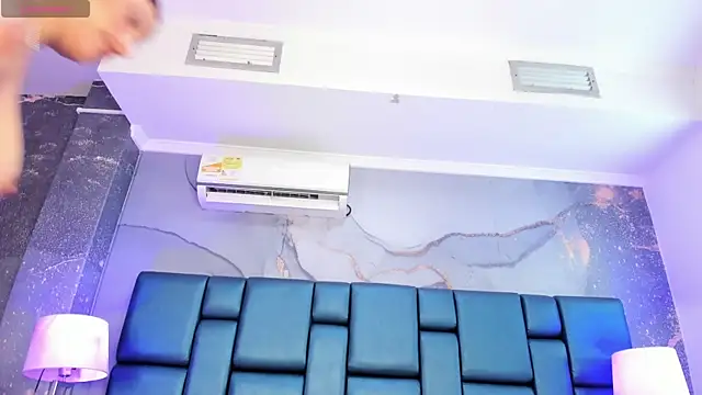 Snapshot of AnthonelaDuque chatting on October 2, 2025, 12:08 pm AnthonelaDuque online show from October 2, 2025, 12:08 pm