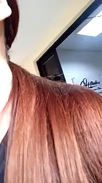 Snapshot of AnthonelaDuque chatting on November 11, 2025, 11:27 am AnthonelaDuque online show from November 11, 2025, 11:27 am