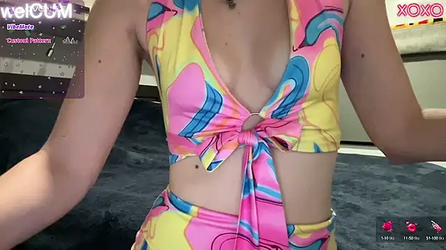 Snapshot of foreverkinky chatting on February 24, 2025, 1:24 am foreverkinky online show from February 24, 2025, 1:24 am