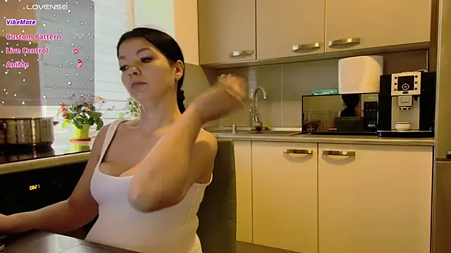 Snapshot of alisoncassie chatting on May 7, 2026, 5:22 am alisoncassie online show from May 7, 2026, 5:22 am