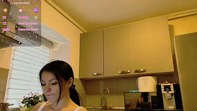 Snapshot of alisoncassie chatting on April 30, 2026, 5:03 am alisoncassie online show from April 30, 2026, 5:03 am