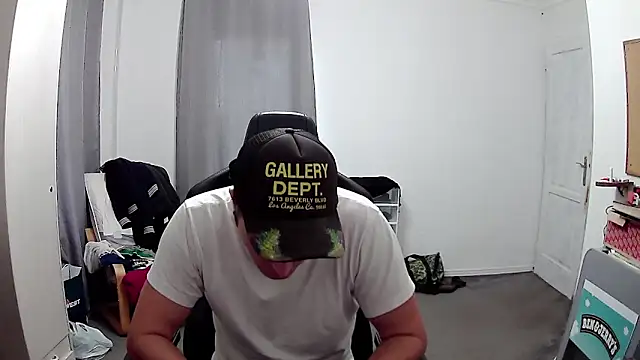 PKrisztian online show from October 8, 2025, 7:32 am