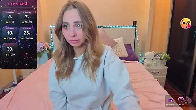 PerfectJulllia online show from December 5, 2024, 8:49 am