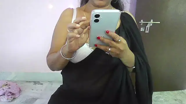 Snapshot of my-laila chatting on November 8, 2025, 6:28 am my-laila online show from November 8, 2025, 6:28 am