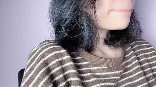 Baenee online show from December 2, 2025, 1:35 pm