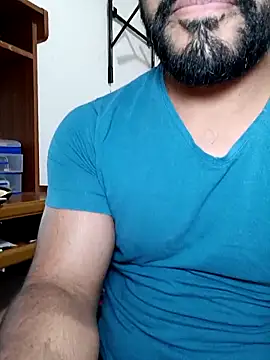 Snapshot of HombreS3n chatting on October 8, 2025, 10:10 pm HombreS3n online show from October 8, 2025, 10:10 pm