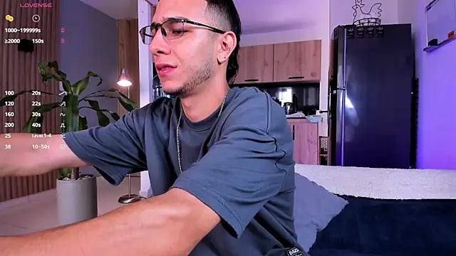 SymonPrince online show from September 26, 2025, 3:08 pm