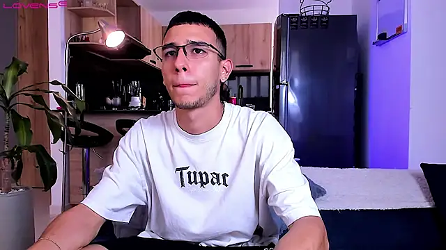 SymonPrince online show from October 2, 2025, 7:06 pm