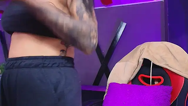 Snapshot of Juliet_Nasty chatting on October 8, 2025, 12:07 pm Juliet Nasty online show from October 8, 2025, 12:07 pm