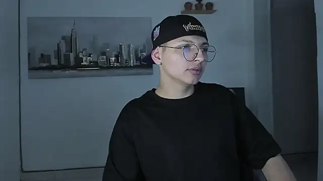 a lejandro 0 8 online show from March 1, 2025, 4:58 am