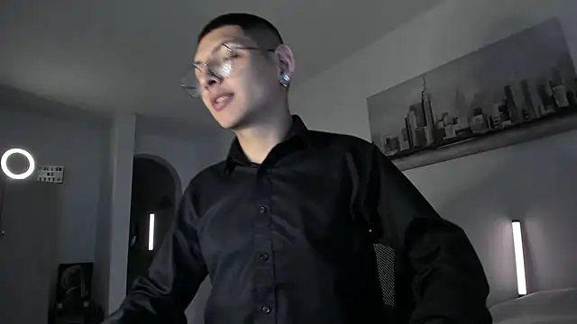 a lejandro 0 8 online show from March 15, 2025, 3:51 am