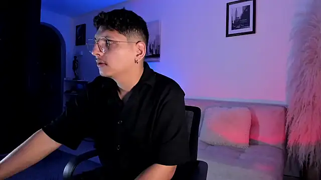 a lejandro 0 8 online show from November 19, 2025, 3:56 pm