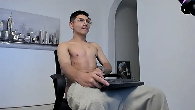 a lejandro 0 8 online show from March 8, 2025, 5:28 am