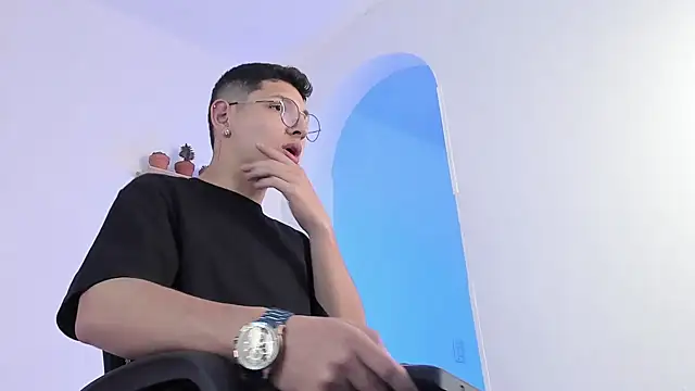 a lejandro 0 8 online show from February 27, 2025, 2:14 am