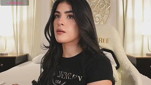 Antonellaparis  online show from March 31, 2026, 2:46 am