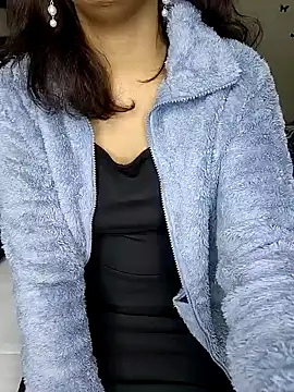 Leeeezzzz roy online show from January 17, 2025, 7:49 pm