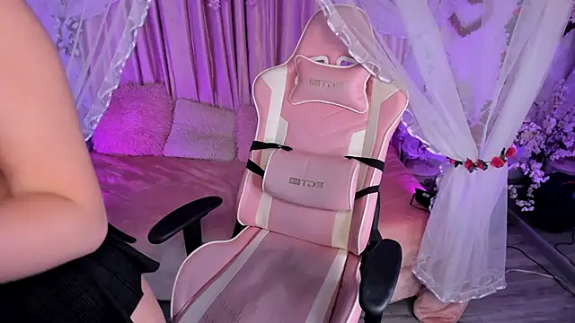 Snapshot of ino_yamanaka_ chatting on December 12, 2024, 12:59 am ino yamanaka online show from December 12, 2024, 12:59 am