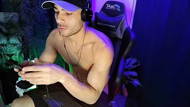 sexyboycolombi4 online show from March 14, 2025, 3:15 am