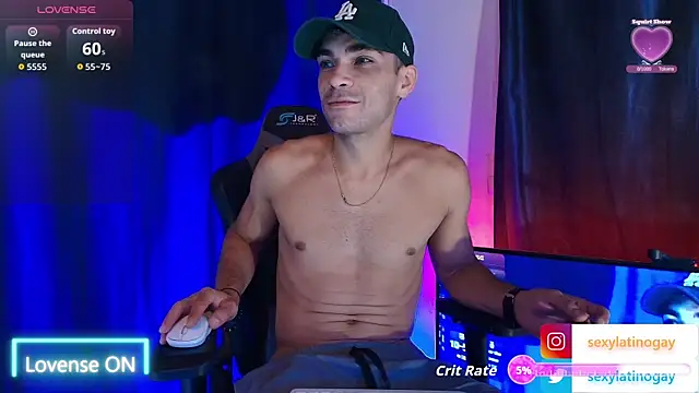 Snapshot of sexyboycolombi4 chatting on August 3, 2026, 9:26 am sexyboycolombi4 online show from August 3, 2026, 9:26 am