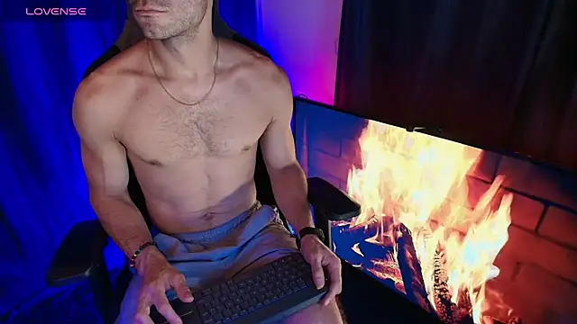 Snapshot of sexyboycolombi4 chatting on May 7, 2026, 9:18 pm sexyboycolombi4 online show from May 7, 2026, 9:18 pm