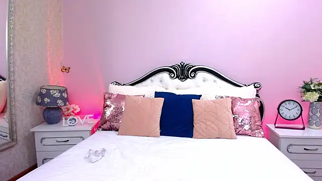 Snapshot of FoxxyClarise chatting on April 20, 2026, 6:42 pm FoxxyClarise online show from April 20, 2026, 6:42 pm