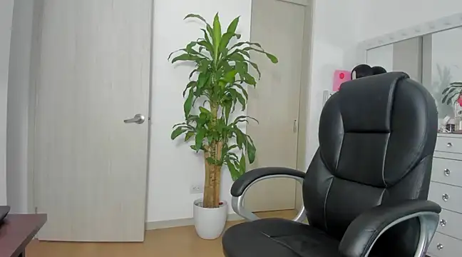 charlotte tiller online show from January 18, 2025, 8:40 pm