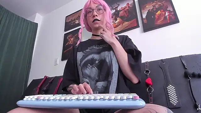 K Intraven0us online show from January 19, 2025, 4:14 pm