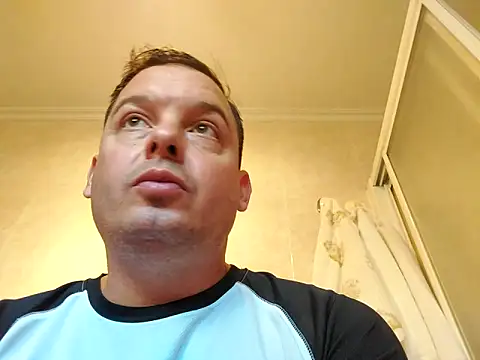 Jose HotLatino online show from October 27, 2025, 11:00 am