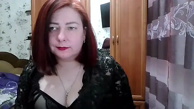 Snapshot of SophieNightAh chatting on February 9, 2026, 3:32 pm SophieNightAh online show from February 9, 2026, 3:32 pm